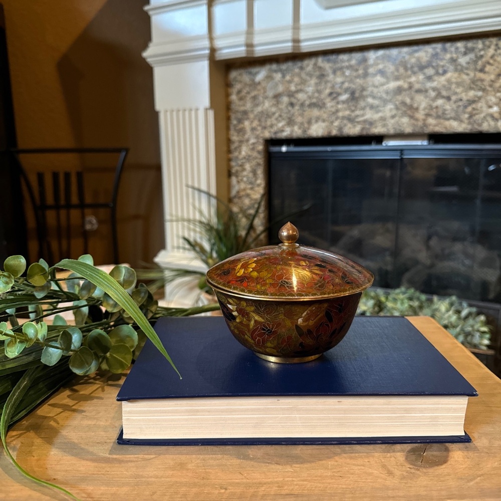 Brown Floral Pattern  "Hand Made Chinese Cloisonne Jar with Lid"  (5" H x 6" W)